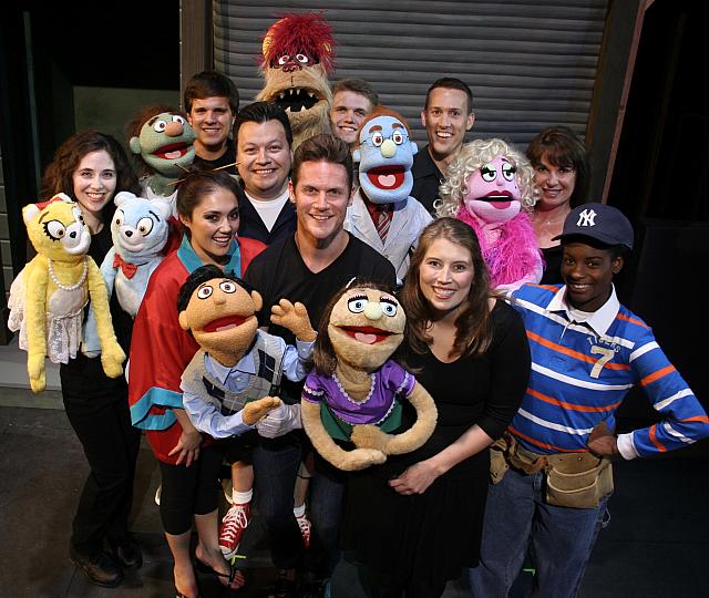 AVENUE Q