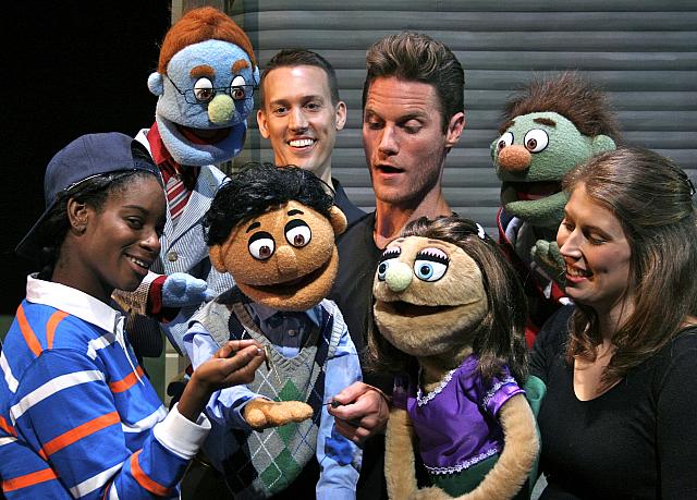 AVENUE Q