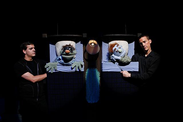 AVENUE Q