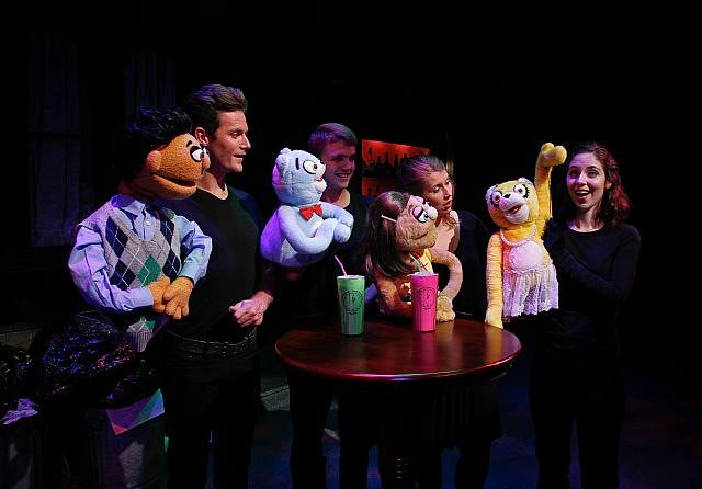 AVENUE Q