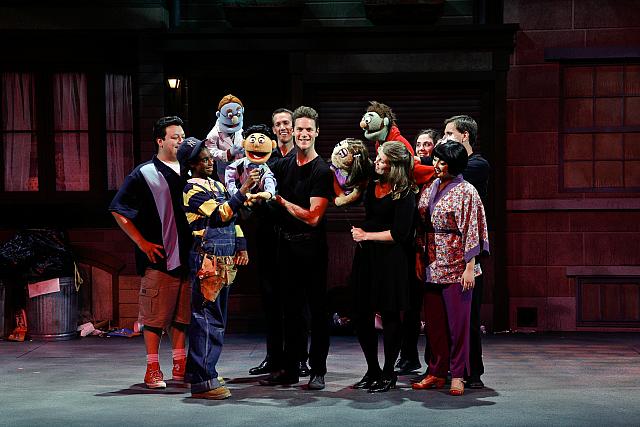 AVENUE Q